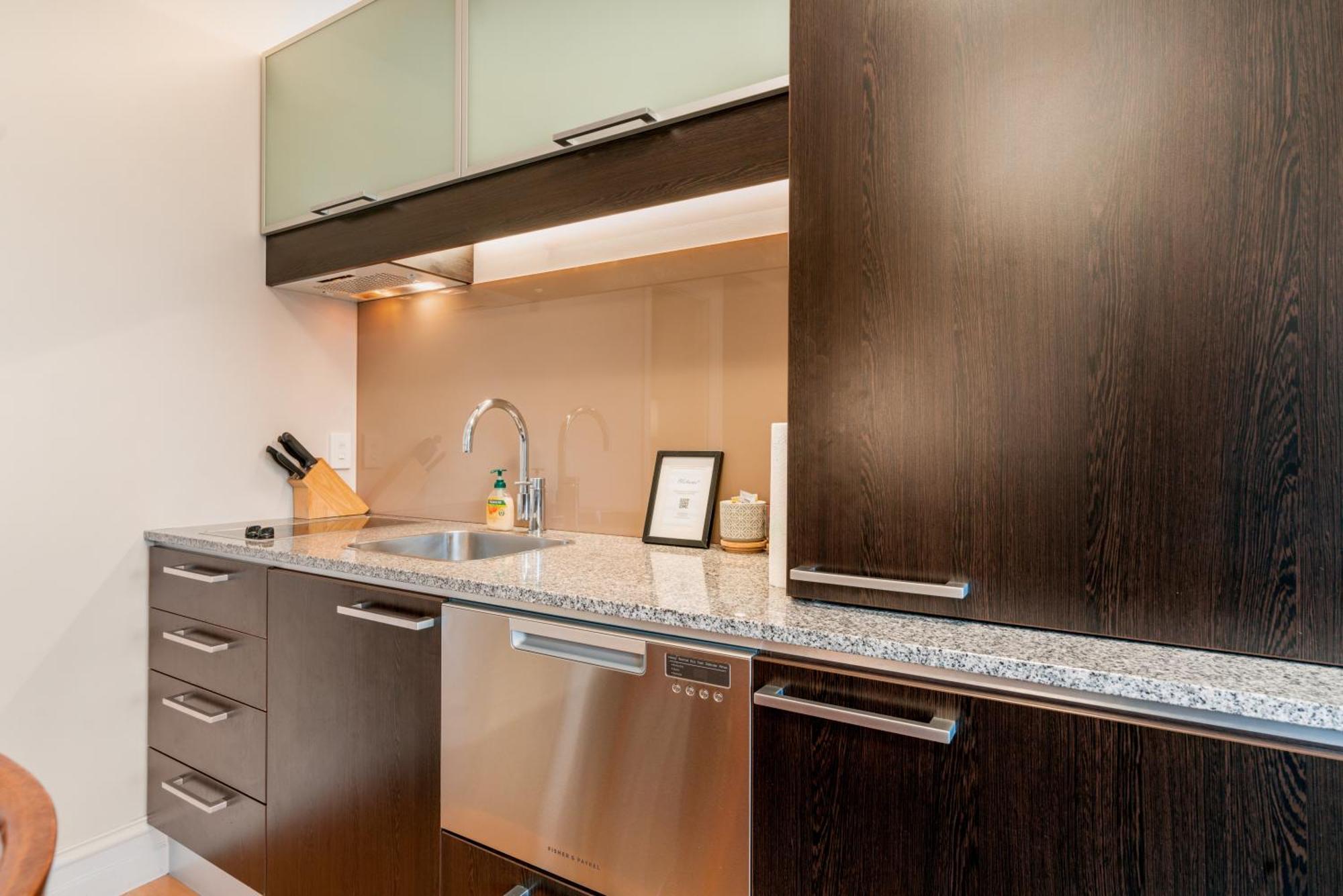 The Beacon - 2 Bedroom Town Center Apartment Queenstown Exteriör bild